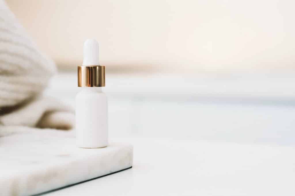 An white bottle of beauty serum; Sephora, a leading beauty retailer, is an excellent test and learn example.